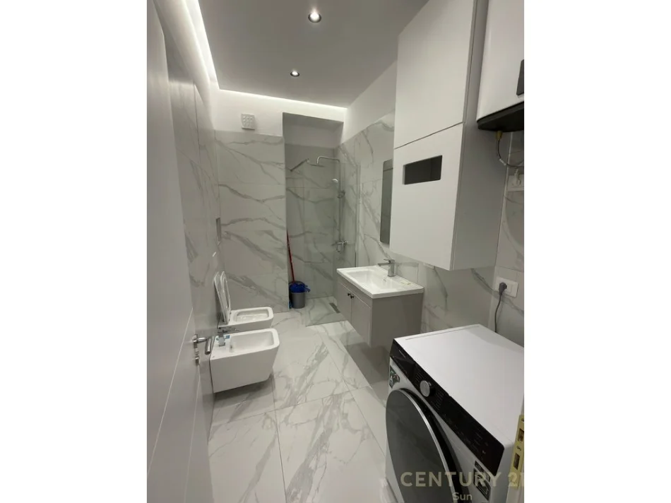 Tirane, jepet me qera apartament 2+1+Ballkon Kati 7, 100 m² 1.000 € 