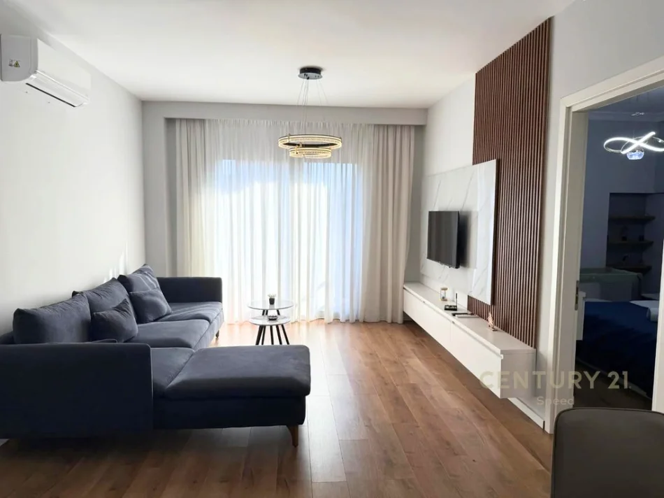 Tirane, jepet me qera apartament 1+1 Kati 1, 70 m² 730 € (shkolla e kuqe)