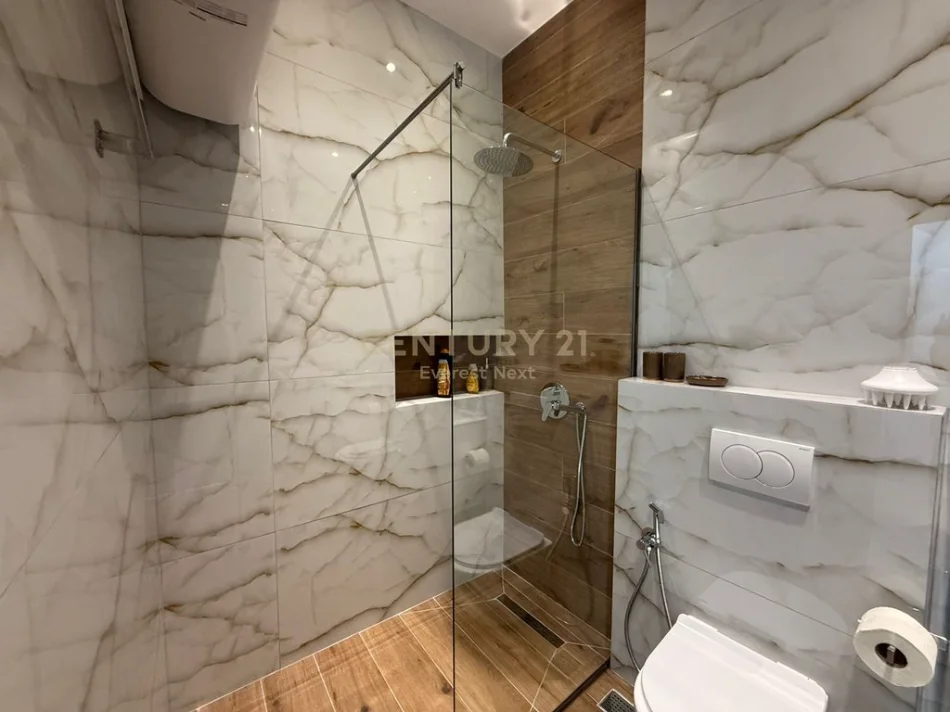 Tirane, jepet me qera apartament 1+1 Kati 1, 40 m² 600 € (petronini , margarita tutulani)