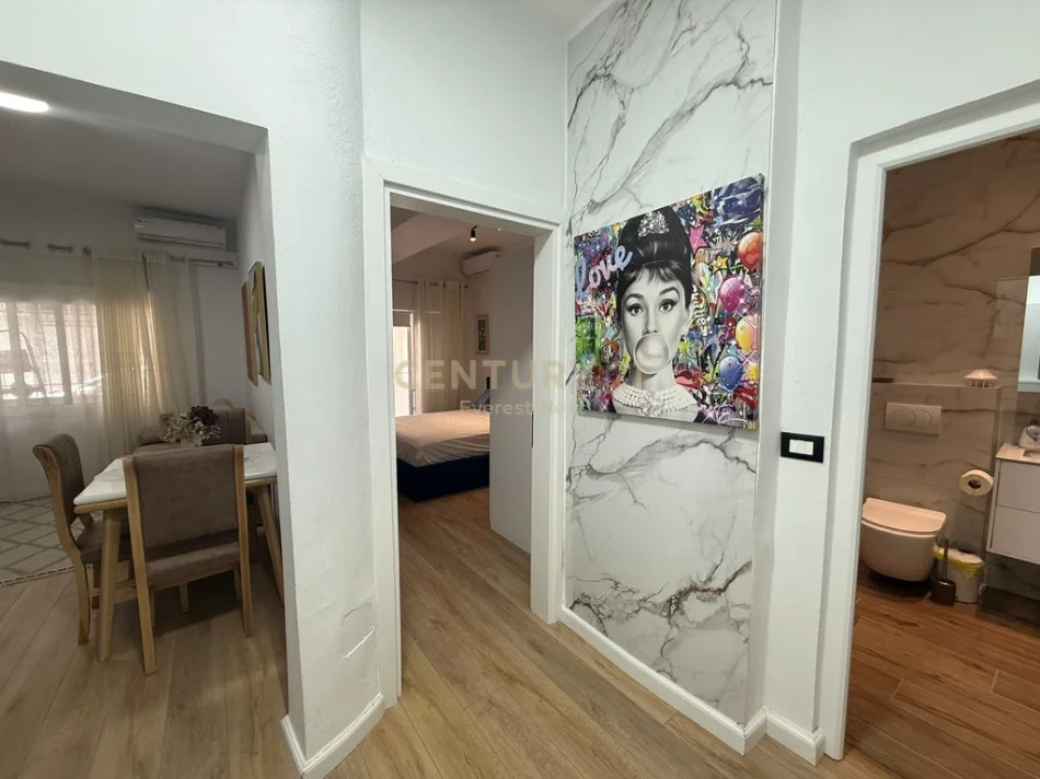 Tirane, jepet me qera apartament 1+1+Ballkon Kati 1, 40 m² 600 € 