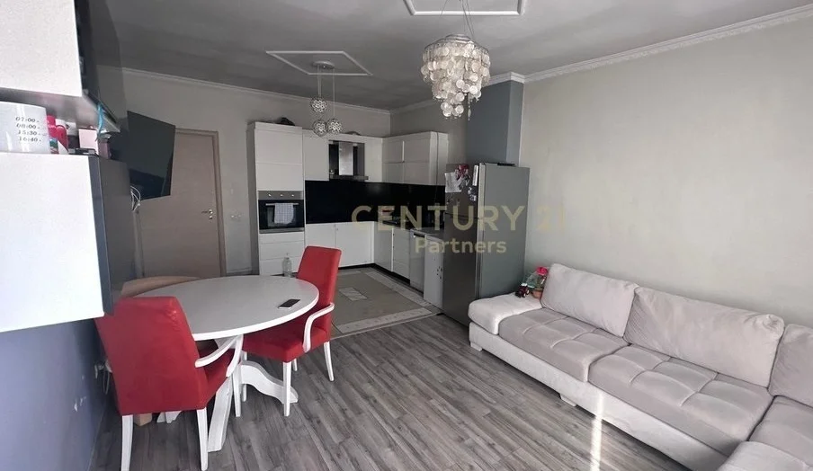 Shqiperi, jepet me qera apartament 1+1 Kati 8, 68 m² 450 € (Astiri)