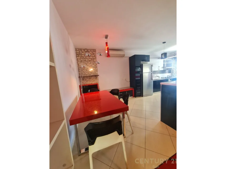 Tirane, jepet me qera apartament 2+1 Kati 5, 750 € 