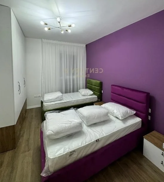 Tirane, jepet me qera apartament 2+1 Kati 3, 99 m² 850 € (Fiori Di Bosco)