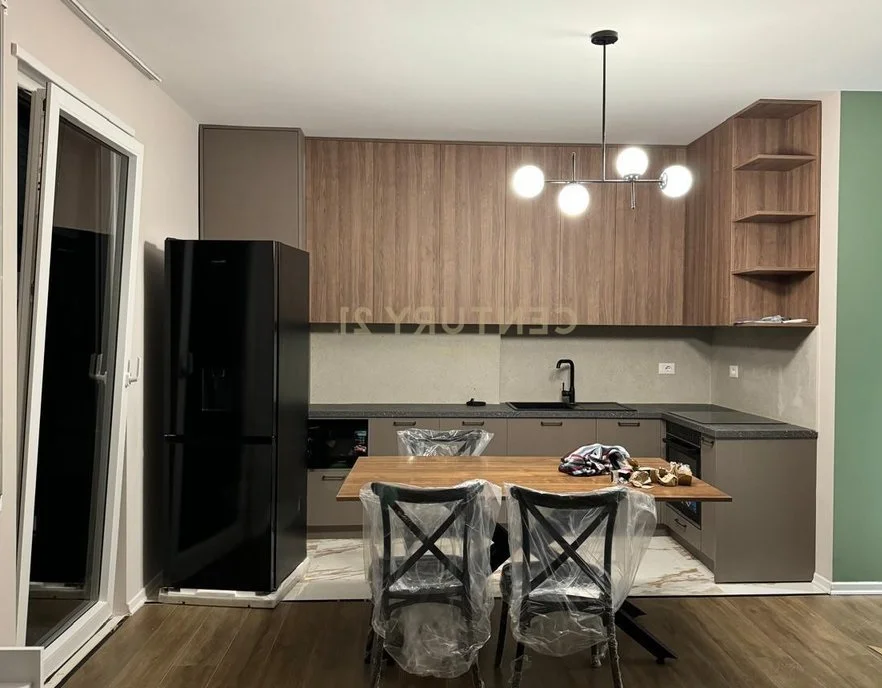 Tirane, jepet me qera apartament 2+1 Kati 3, 99 m² 850 € (Fiori Di Bosco)