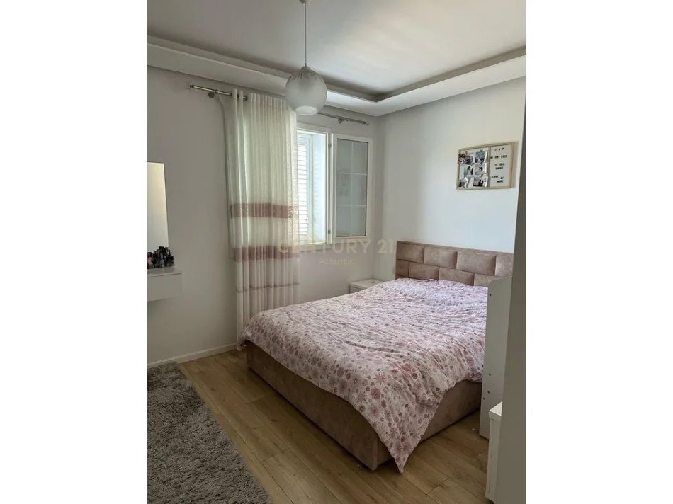 Durres, shitet apartament 2+1+Ballkon Kati 2, 300 m² 165.000 € 