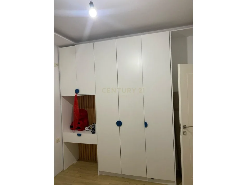 Durres, shitet apartament 2+1+Ballkon Kati 2, 300 m² 165.000 € 