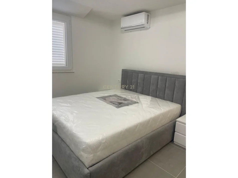 Tirane, jepet me qera apartament 1+1 Kati 4, 70 m² 400 € 