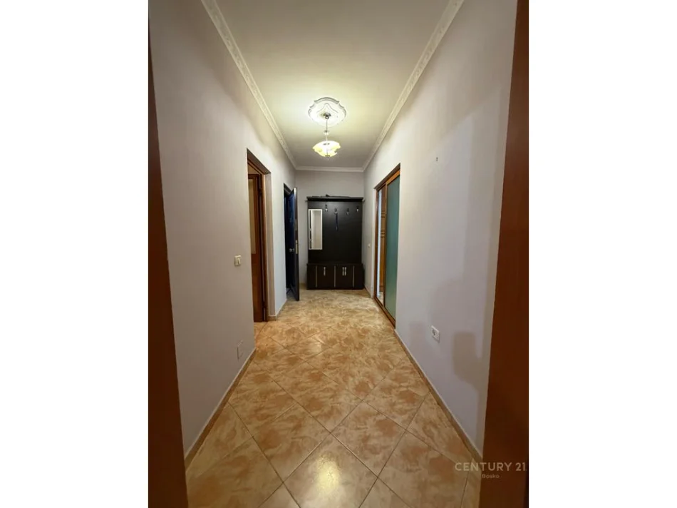 Tirane, jepet me qera apartament 1+1 Kati 3, 85 m² 500 € (don bosko)
