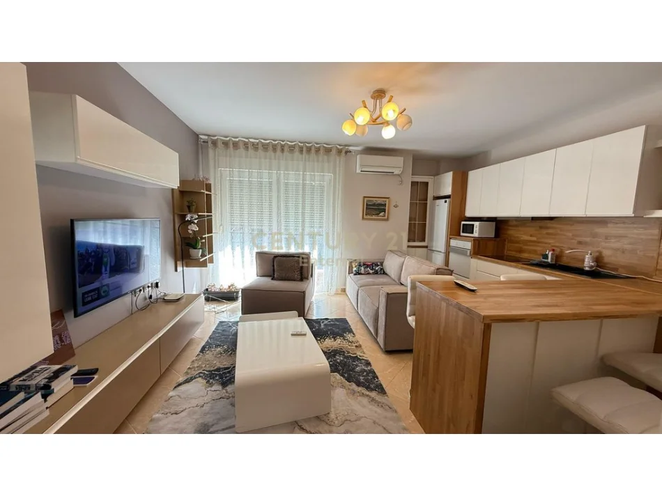 Tirane, jepet me qera apartament 2+1 Kati 2, 70 m² 700 € (rruga e elbasanit)