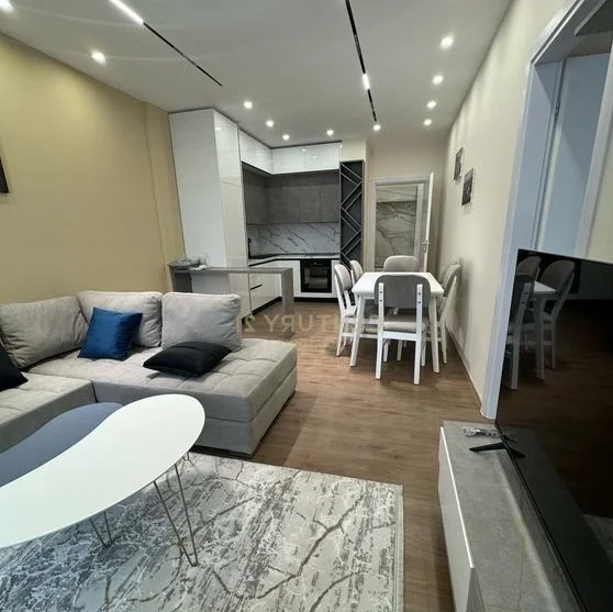 Tirane, jepet me qera apartament 2+1 Kati 2, 88 m² 750 € (Kopshti Botanik)
