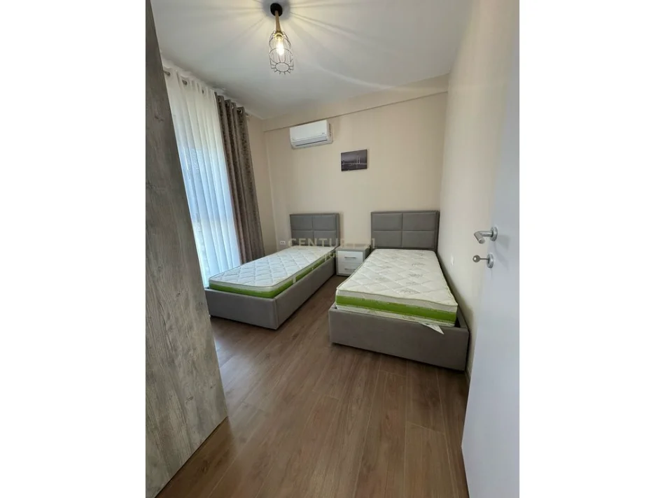 Tirane, jepet me qera apartament 2+1 Kati 2, 88 m² 750 € (kodra e diellit)