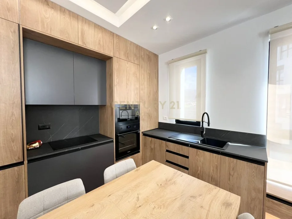 Tirane, jepet me qera apartament 1+1+Ballkon Kati 9, 71 m² 720 € (rruga e dibres)