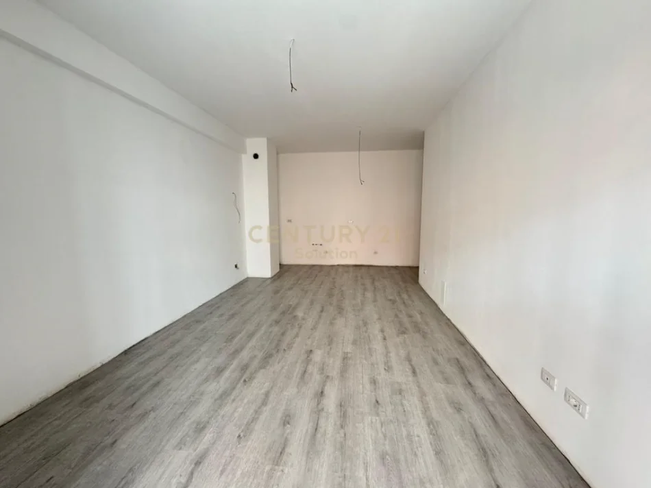 Tirane, shitet apartament 2+1+Ballkon Kati 3, 100 m² 161.000 € (astiri)