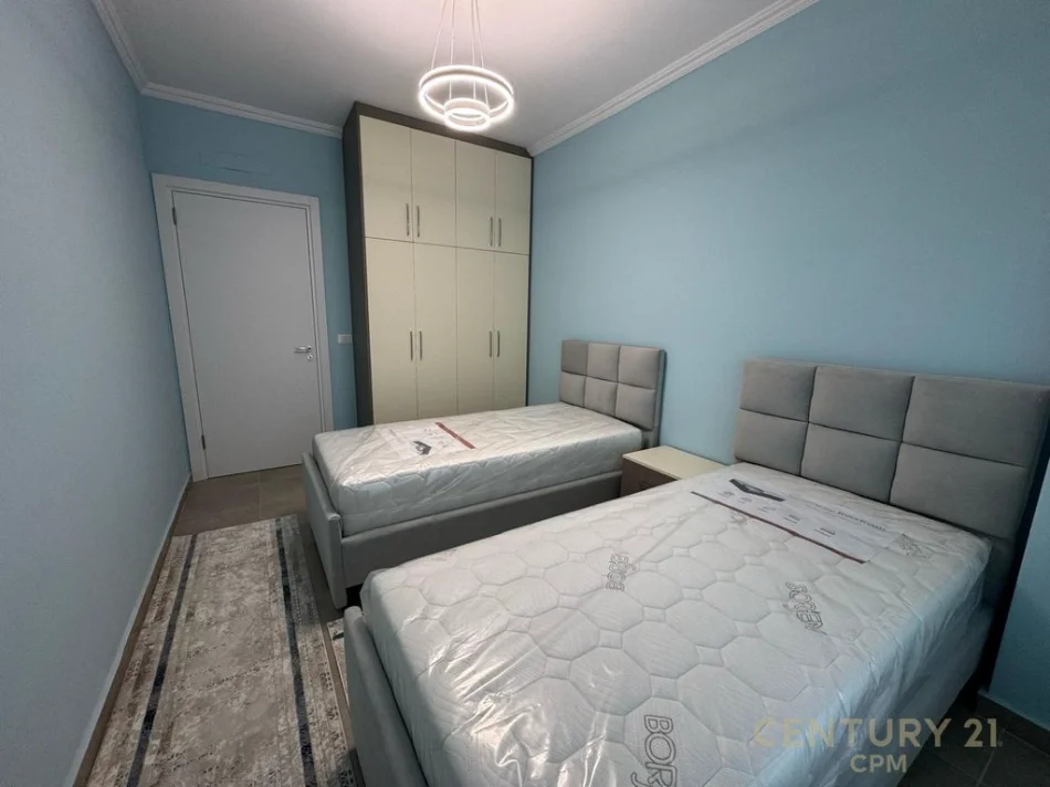 Tirane, jepet me qera apartament 2+1+Ballkon Kati 6, 100 m² 800 € (bulevardi i ri)