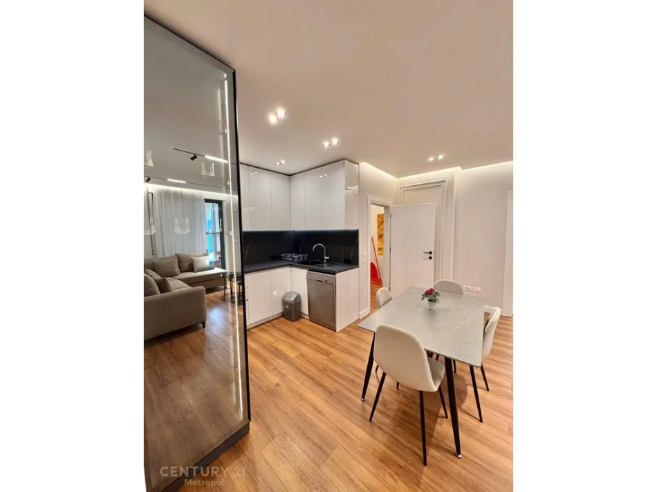 jepet me qera apartament 2+1 , 99 m² 1.050 € (Pazari i ri)