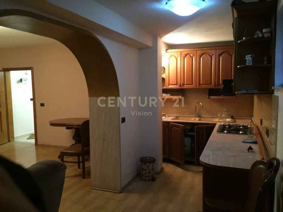 Shkoder, shitet apartament 2+1 Kati 1, 73 m² 72.000 € (mahalla e cakajve lagje rus rruga bashkimi)