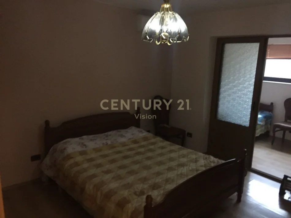Shkoder, shitet apartament 2+1 Kati 1, 73 m² 72.000 € (mahalla e cakajve lagje rus rruga bashkimi)