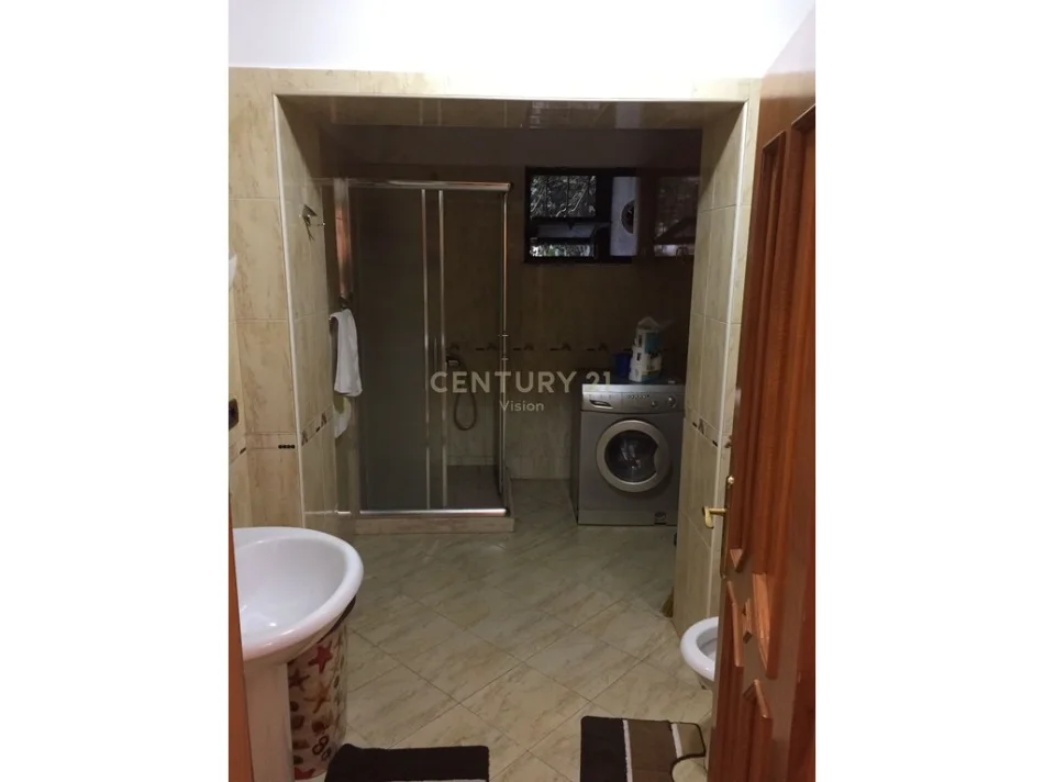 Shkoder, shitet apartament 2+1 Kati 1, 73 m² 72.000 € (mahalla e cakajve lagje rus rruga bashkimi)