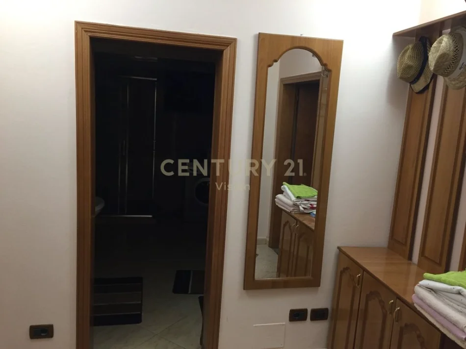 Shkoder, shitet apartament 2+1 Kati 1, 73 m² 72.000 € (mahalla e cakajve lagje rus rruga bashkimi)