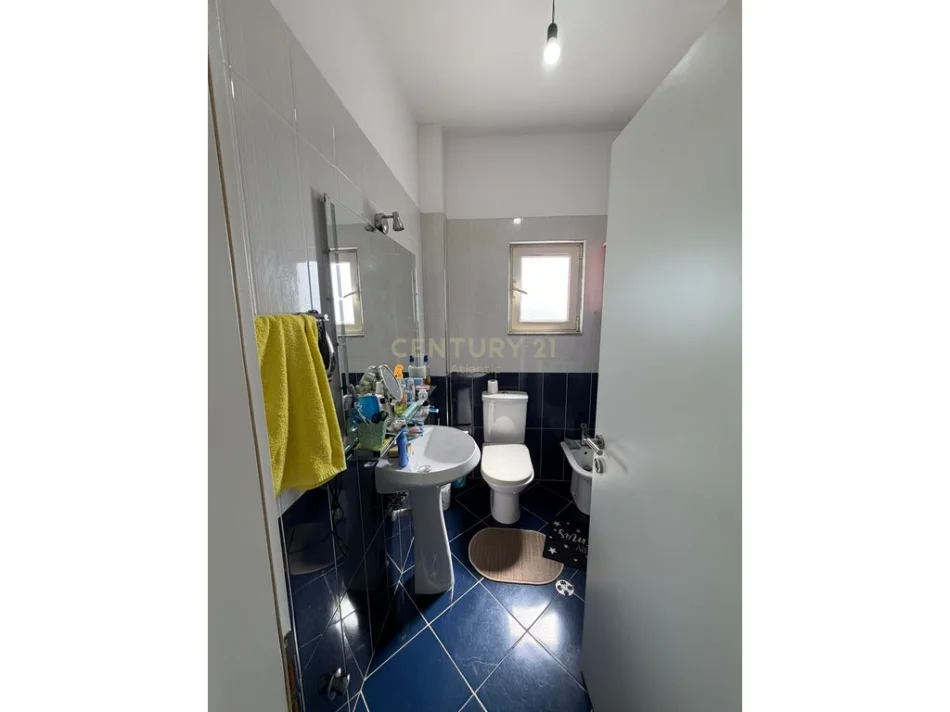 Durres, shitet 1+1+Ballkon ,