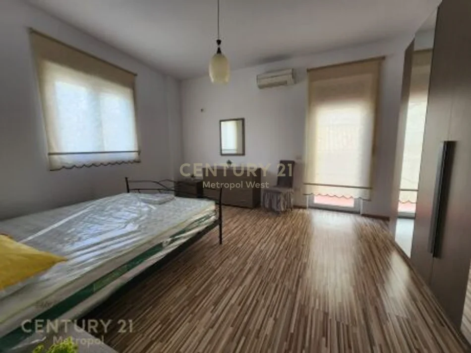 Tirane, jepet me qera apartament 2+1 Kati 5, 100 m² 800 € (Rruga Mujo Ulqinaku)