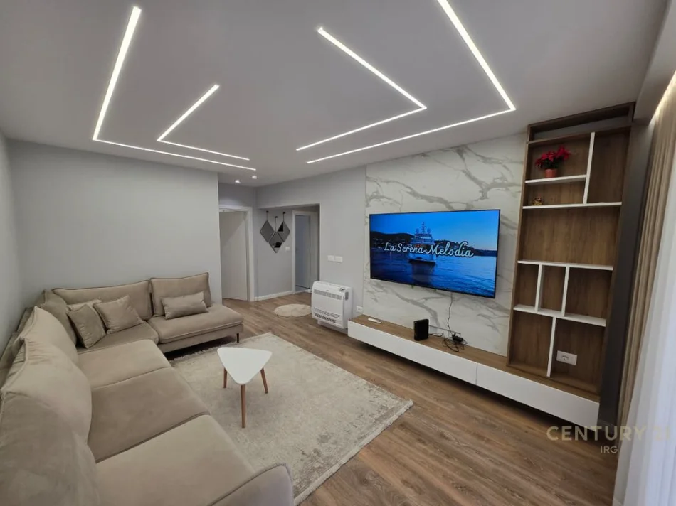 Tirane, jepet me qera apartament 1+1 Kati 3, 60 m² 850 € (blloku)