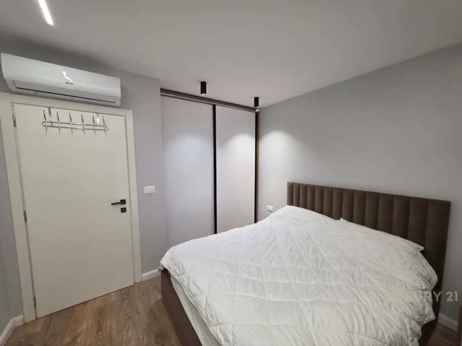 Tirane, jepet me qera apartament 1+1 Kati 3, 60 m² 850 € (blloku)