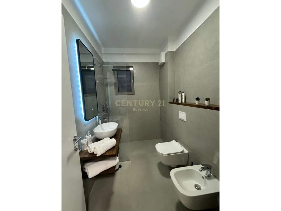 Tirane, jepet me qera apartament 1+1 Kati 1, 66 m² 900 € (Gjimnazi Partizani)