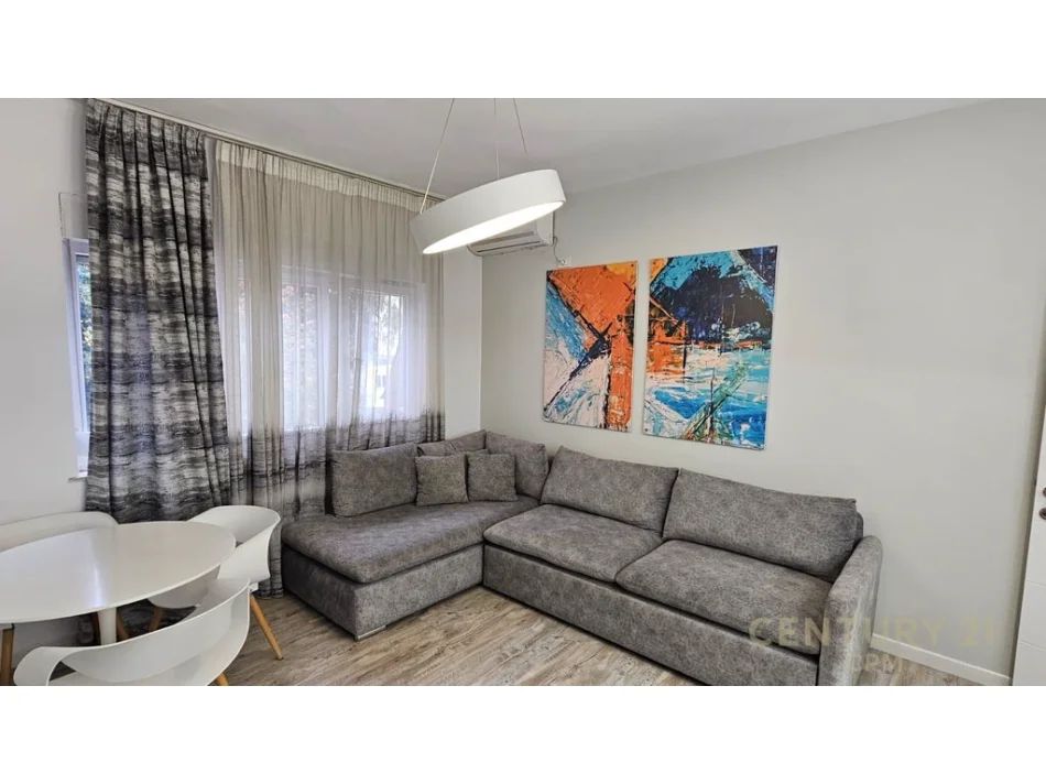 Tirane, jepet me qera apartament 1+1 Kati 2, 60 m² 700 € 