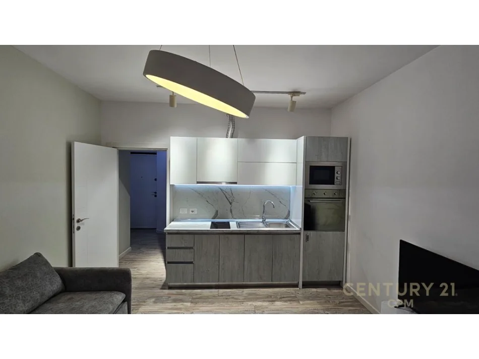 Tirane, jepet me qera apartament 1+1 Kati 2, 60 m² 700 € 
