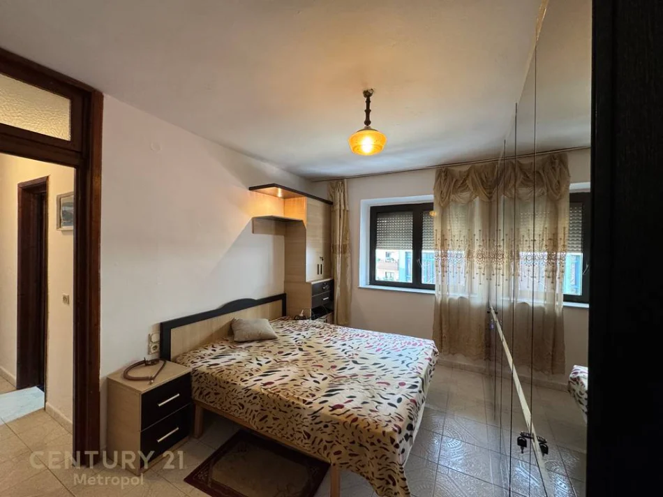 Tirane, jepet me qera apartament 1+1 Kati 3, 550 € 