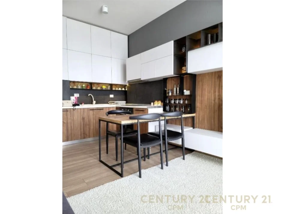 Tirane, jepet me qera apartament 1+1 Kati 5, 600 m² 600 € (komuna e parisit)