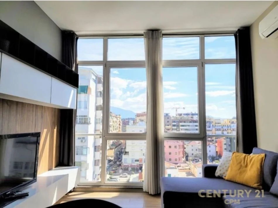 Tirane, jepet me qera apartament 1+1 Kati 5, 600 m² 600 € (komuna e parisit)