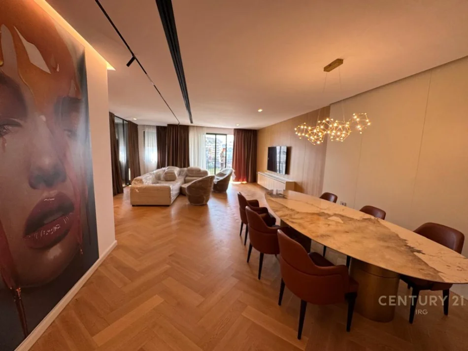 Tirane, shitet apartament 2+1+Ballkon Kati 4, 239 m² 760.000 € (liqeni i thate)