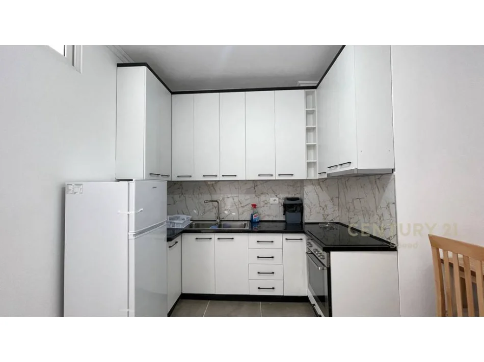 Tirane, jepet me qera apartament 2+1 Kati 5, 70 m² 480 € 