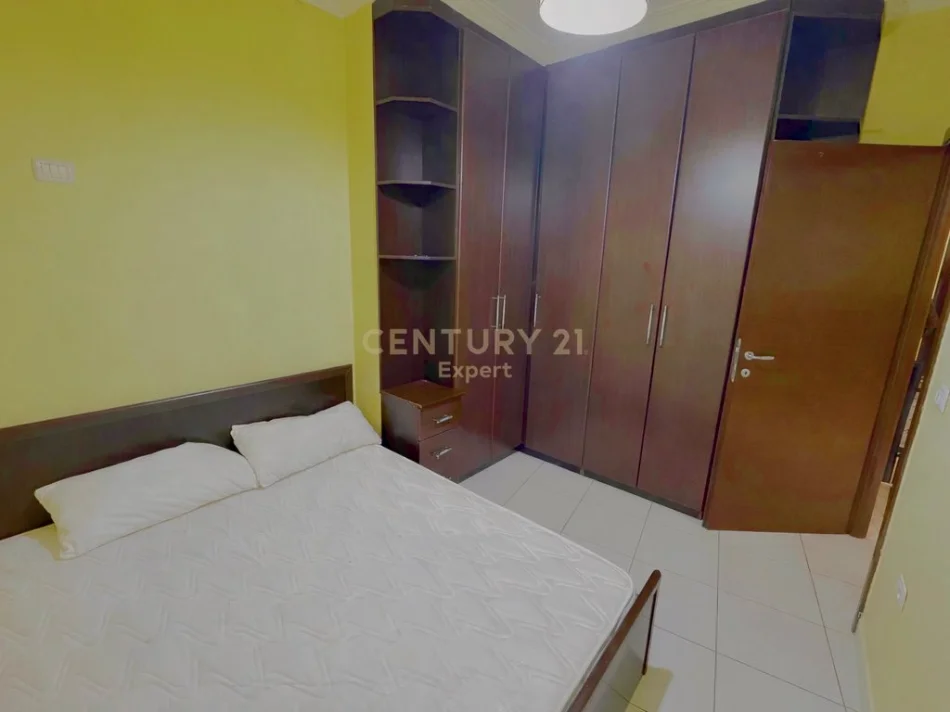 Tirane, jepet me qera apartament 2+1+Ballkon Kati 4, 61 m² 650 € (Kopshti Zoologjik)