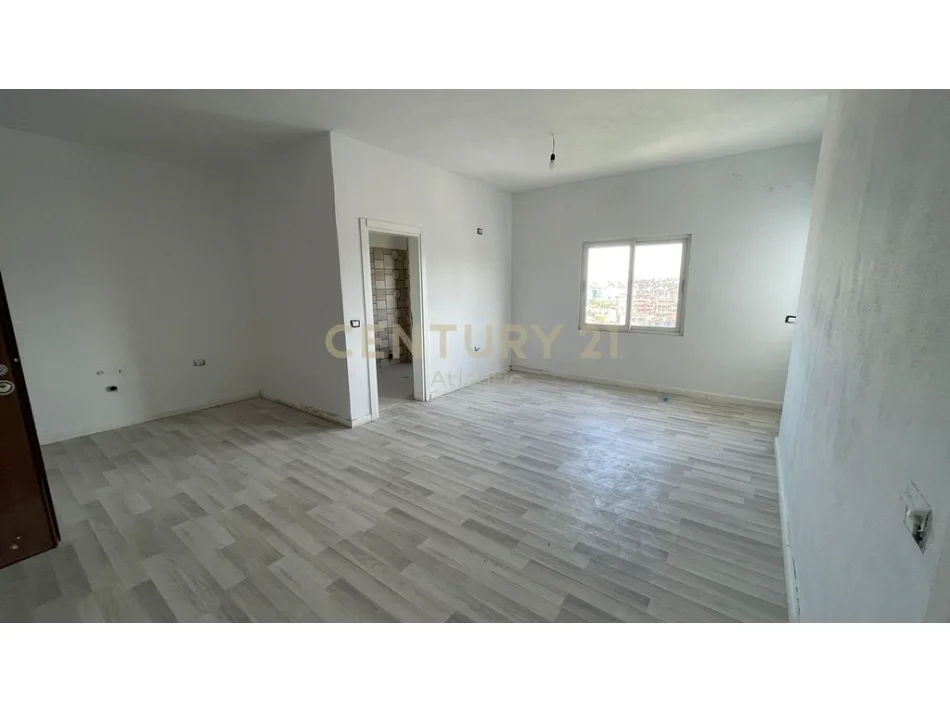 Durres, shitet apartament 2+1 Kati 7, 93 m² 100.000 € (Plazh,hekurudha)