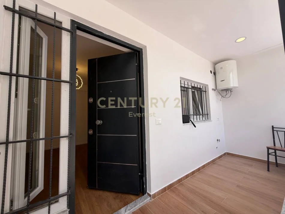 Tirane, shitet garsonier 1+1 Kati 1, 28 m² 80.000 € (Vasil Shanto)