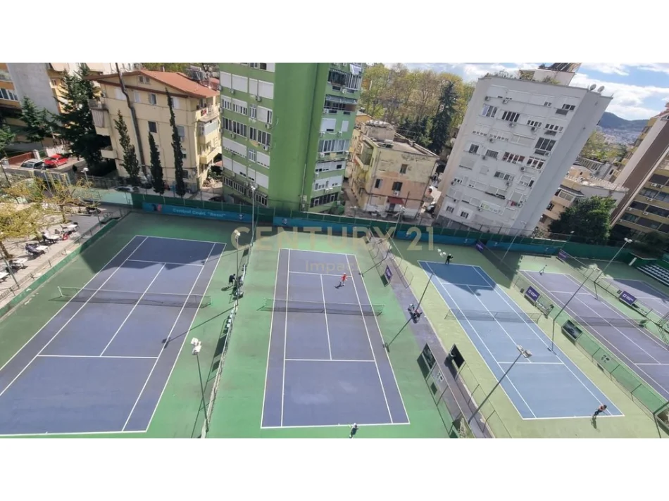 Tirane, shitet hotel , 330 m² 1.100.000 € 