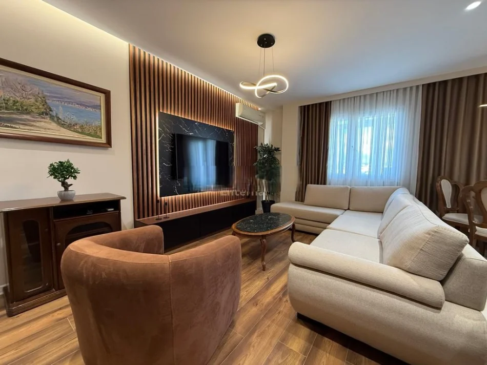 Tirane, shitet 2+1 Kati 4, 102 m² 260.000 € 