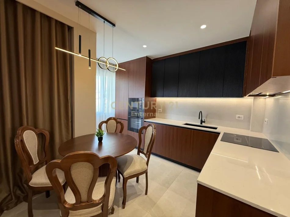 Tirane, shitet 2+1 Kati 4, 102 m² 260.000 € 