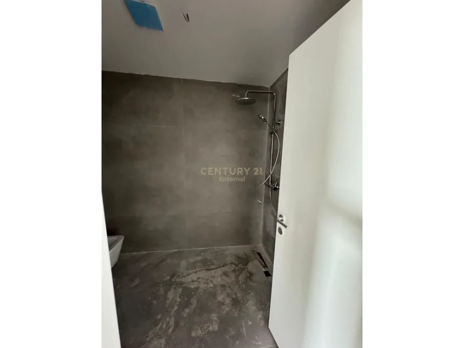 Tirane, shitet apartament 2+1 Kati 6, 1.118 m² 213.000 € 