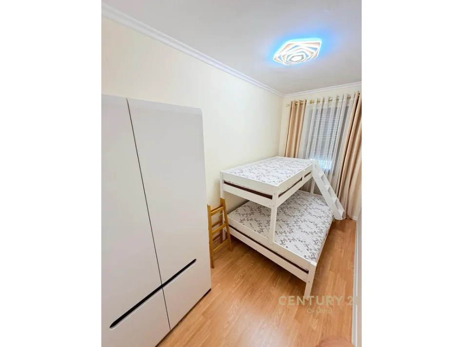 Tirane, jepet me qera apartament 2+1 Kati 6, 80 m² 1.200 € (rruga e kosovareve)
