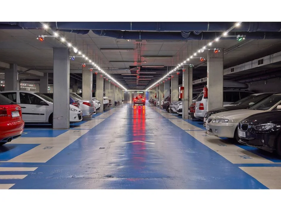 Tirane, jepet me qera garazh | post parkimi Kati -1, 32 m² 200 € 