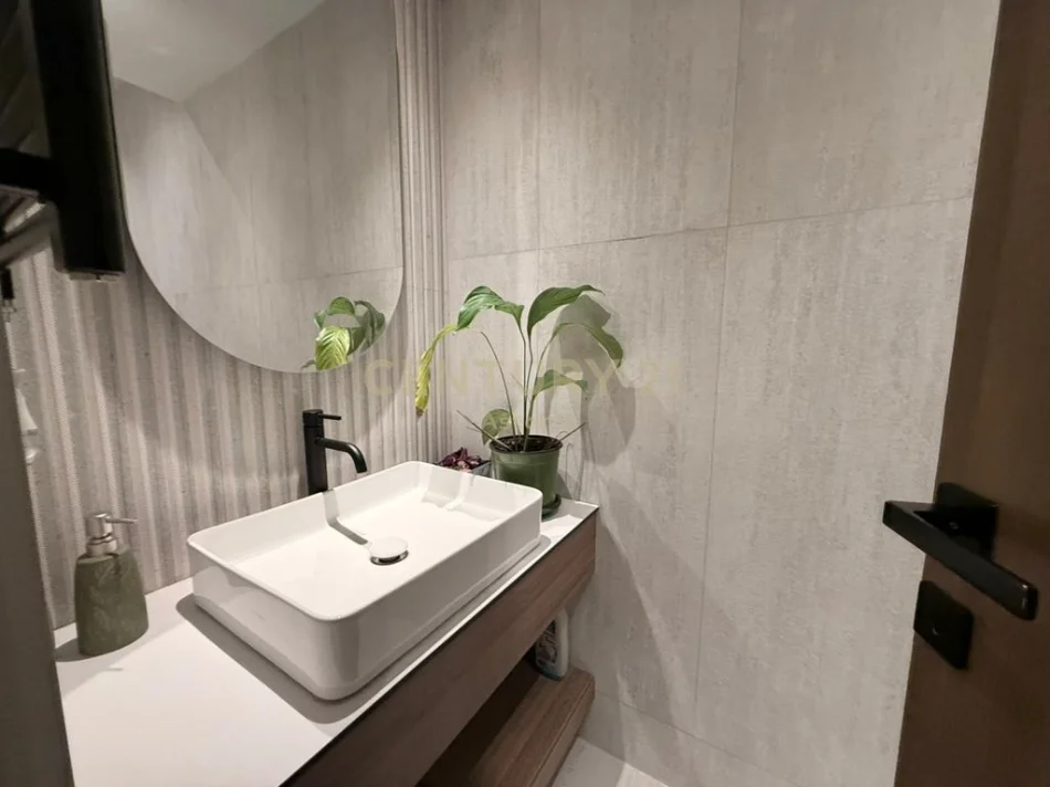 Shqiperi, jepet me qera apartament 1+1 Kati 1, 600 € 