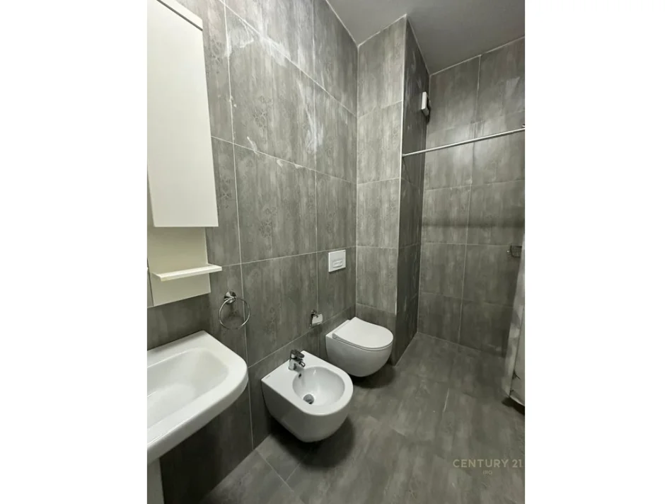 Tirane, jepet me qera apartament 1+1+Ballkon Kati 3, 63 m² 600 € 
