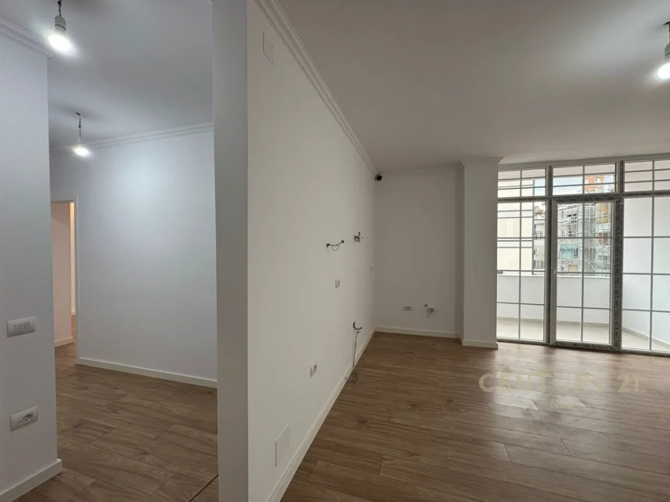 Tirane, shitet apartament 2+1 Kati 4, 75 m² 222.000 € (Rruga e Bogdaneve)