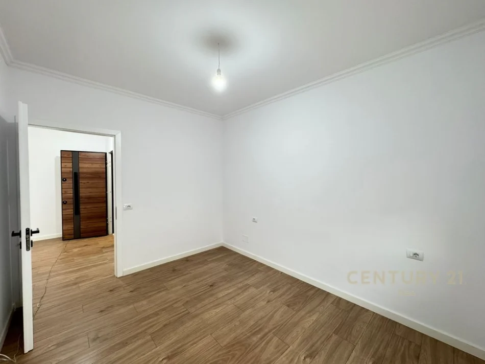 Tirane, shitet apartament 2+1 Kati 4, 75 m² 222.000 € (Rruga e Bogdaneve)
