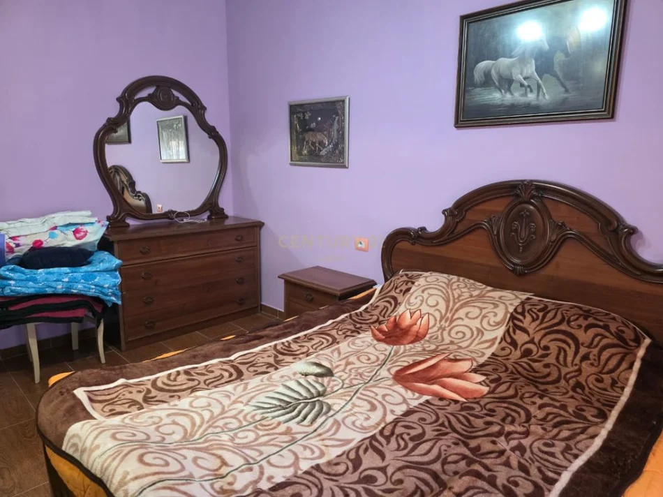 Tirane, jepet me qera apartament 1+1 Kati 1, 71 m² 530 € (21 Dhjetori)