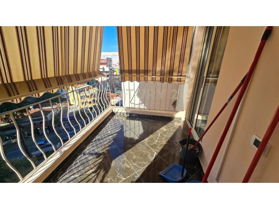 Tirane, jepet me qera apartament 2+1+Ballkon Kati 6, 96 m² 750 € 